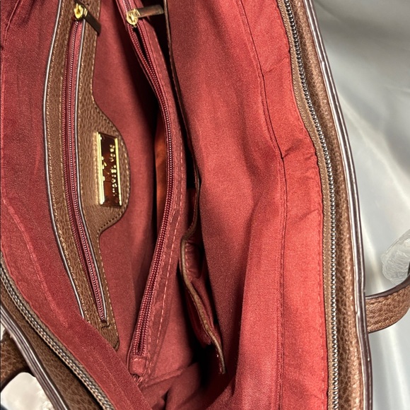 Michael Kors Brown Leather Tote with Gold Accents (replica) - Picture 4 of 14